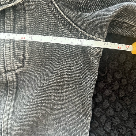 Levi’s Denim Jacket - Picture 4 of 6